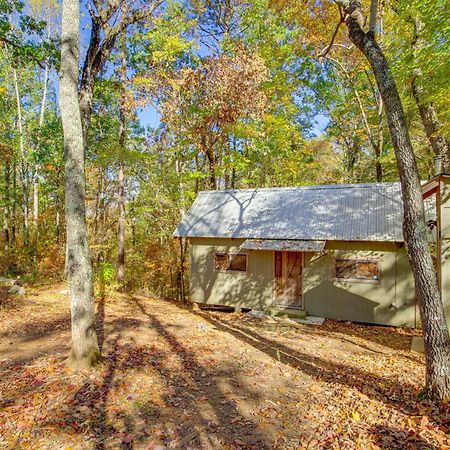 Secluded Tallassee Cabin With Fire Pit And Porch! Kültér fotó