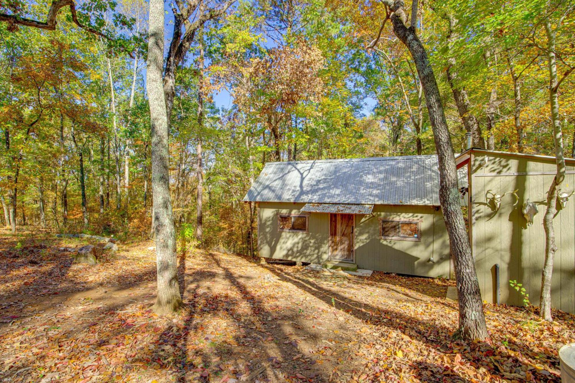 Secluded Tallassee Cabin With Fire Pit And Porch! Kültér fotó